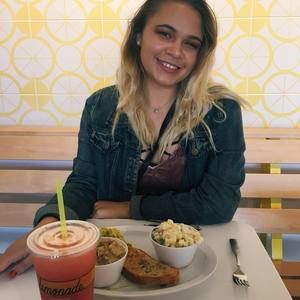 Meet your Posher, Jade
